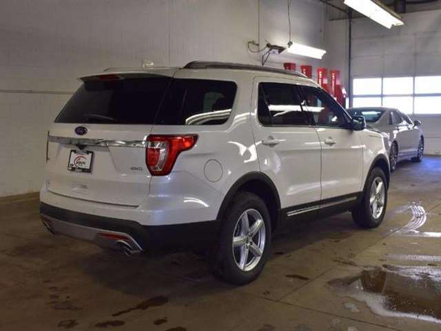 2017 Ford Explorer AWD XLT 4dr SUV